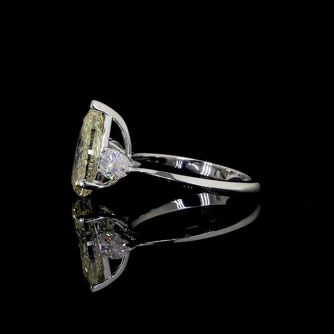 4.50ct Pear-Shaped Fancy Yellow Diamond