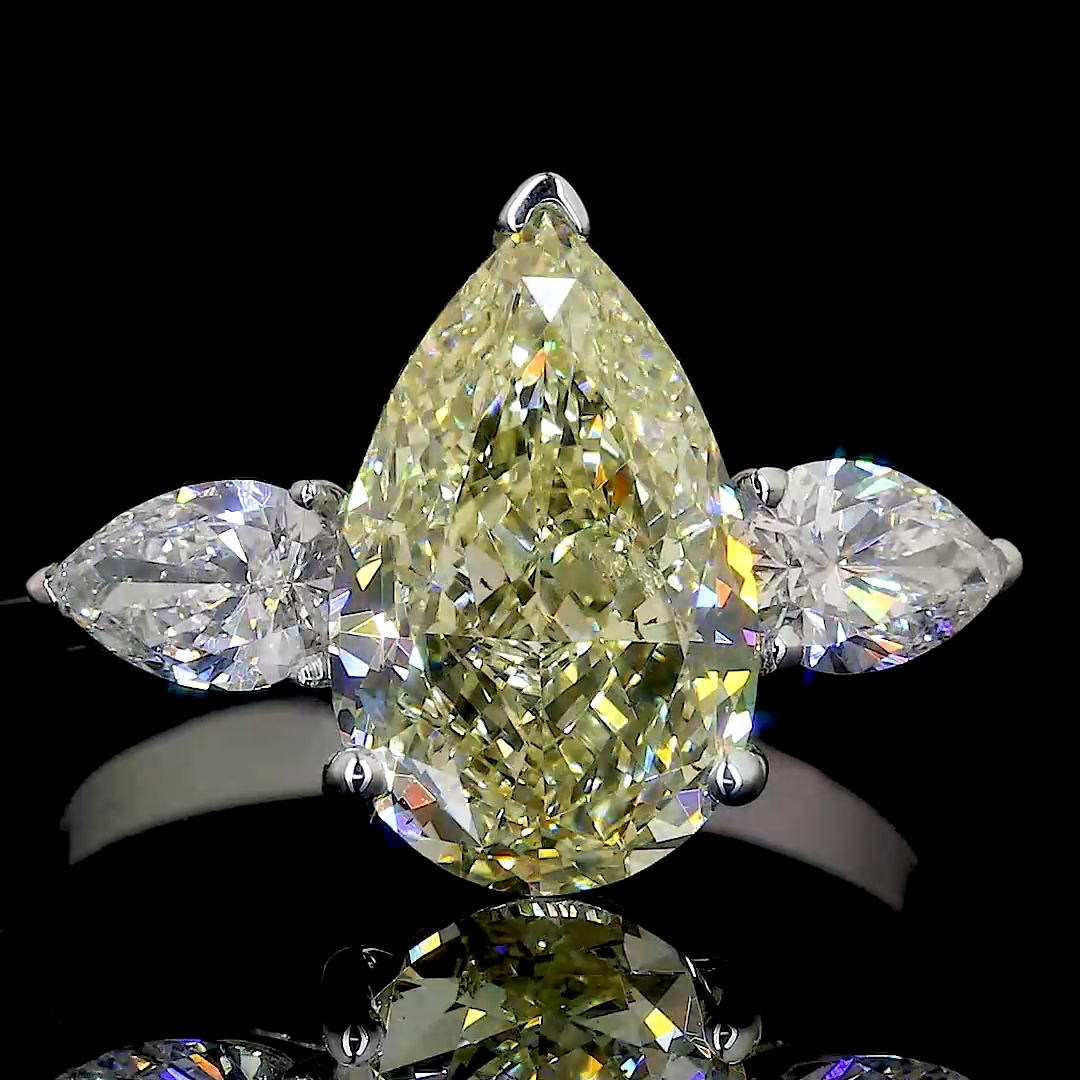 4.50ct Pear-Shaped Fancy Yellow Diamond