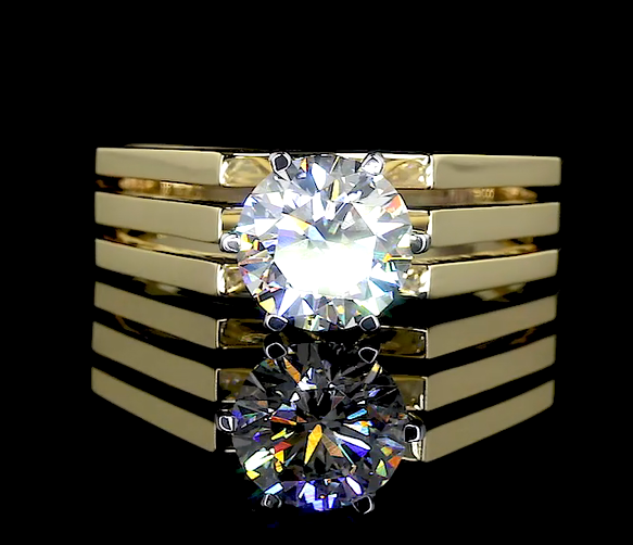 A ROUND SOLITAIRE RING