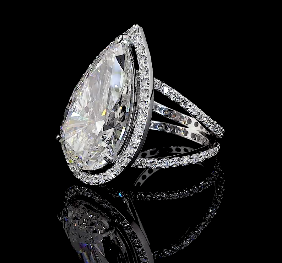 ELEGANT PEAR SHAPE RING